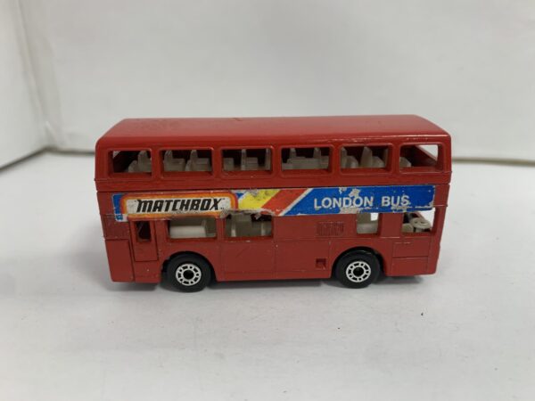 LONDON BUS LESNEY ENGLAND 1981 MATCHBOX 1/124 SANS BOITE