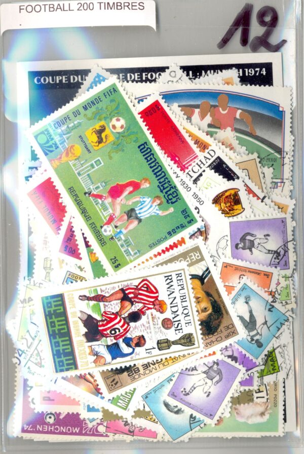 200 TIMBRES FOOTBALL DIFFERENTS NEUF ET OBLITERES *12