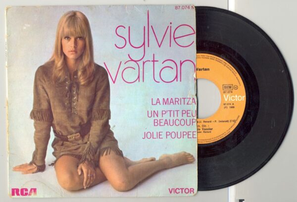 45 Tours SYLVIE VARTAN "JOLIE POUPEE" / "LA MARITZA"